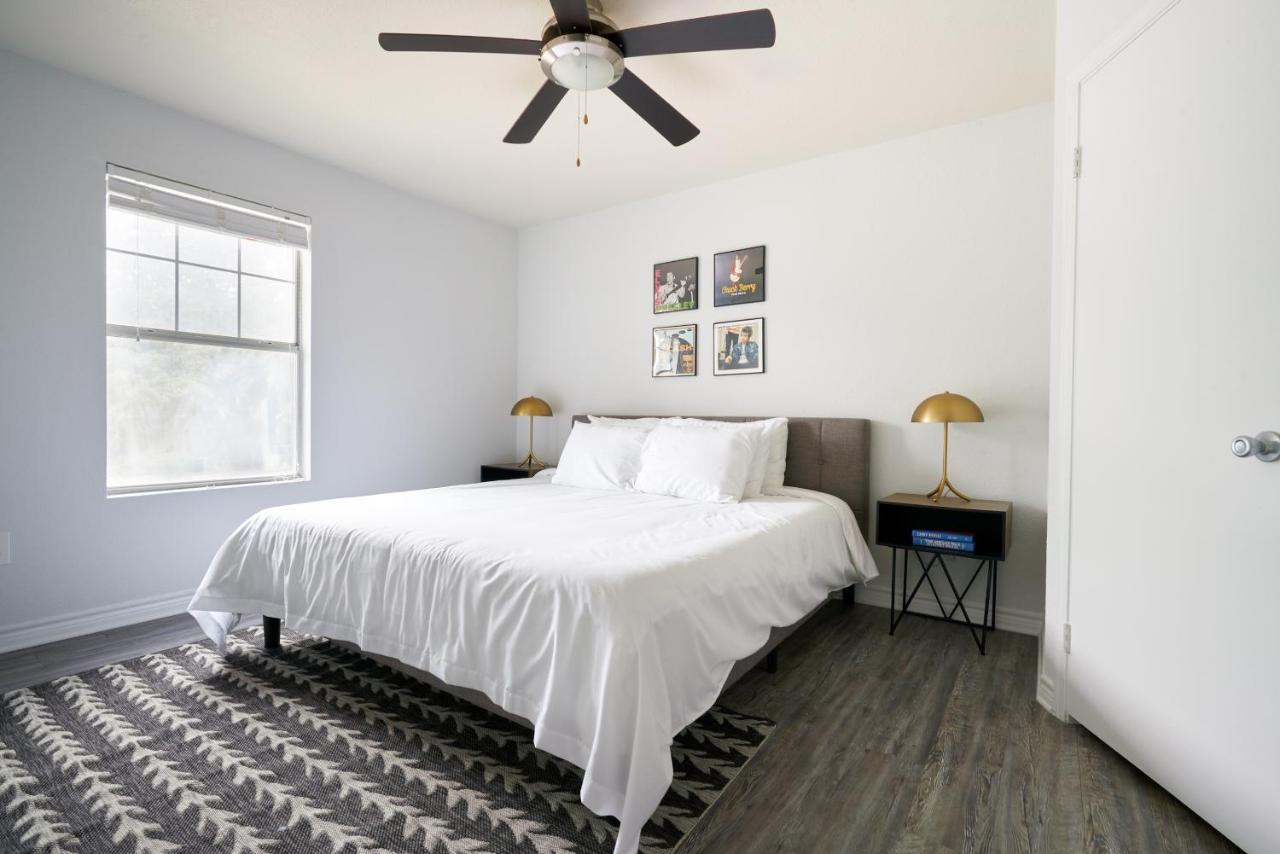 Sonder At The Domain Aparthotel Austin Bagian luar foto